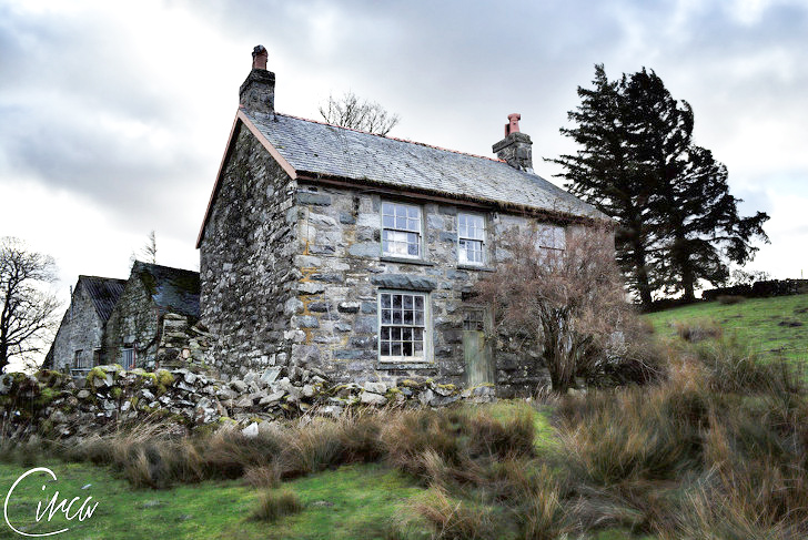 cloud-house-exterior-lead