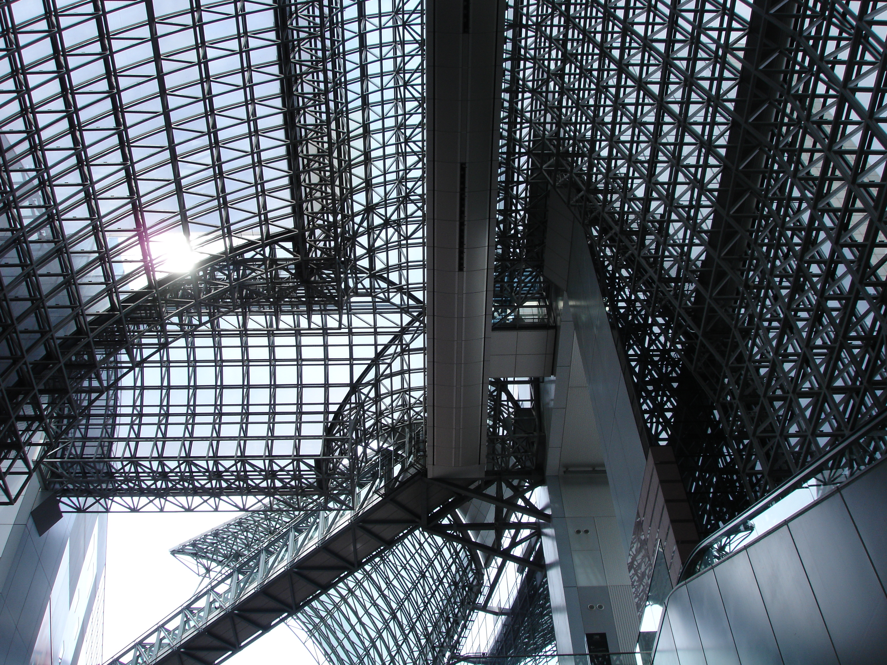 Kyoto_Station_interior_roof_architecture